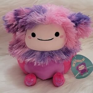 NWT Woxie Bigfoot Squishmallow 💜💖